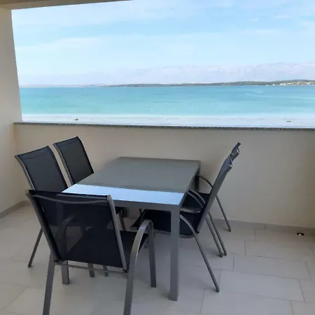Lara Appartement *