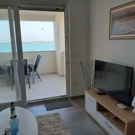 Lara Appartement Nin